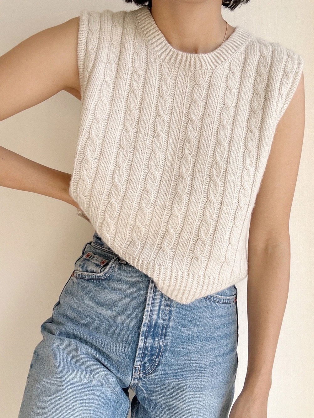 Abercrombie & Fitch XXS Cream Cable Knit Cropped Sweater Vest Preppy